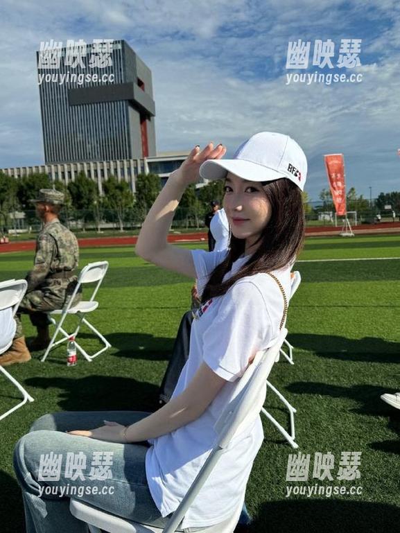 在www.17，永不迷路，好像只要我不抬头就行！