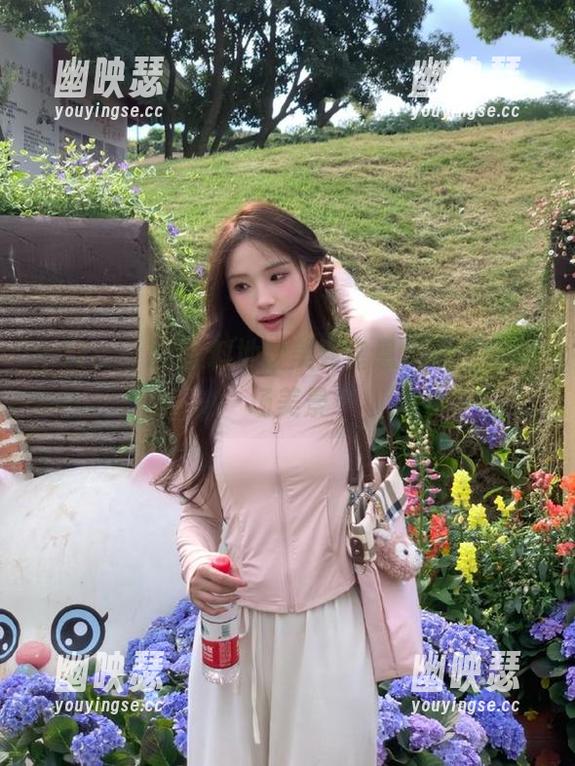 17c 17c黑料地址美到窒息,不愧是瓜场美景