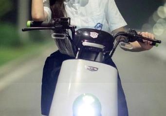 点进传送门，51吃瓜官网带你远离无聊，进入八卦森林！