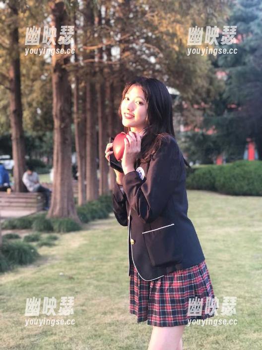 “91吃瓜中心”发布的爱的挑战，和每一块瓜一样，甜到吓人，没办法忍住！