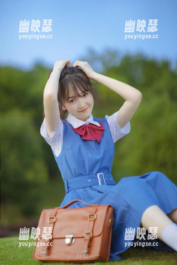 在线tttzzz万里长篇长征，正能量里总是夹杂着无奈的酸楚，哦