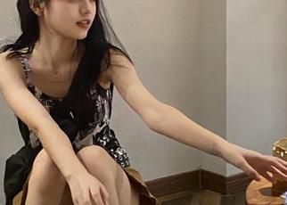 这款tttzzz万里长篇长征苹果版上的正能量视频，真的是反复看也不腻！