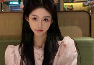 吃瓜网cgw今日分享，热乎乎的八卦上桌了，顺便我还分享了一杯奶茶。