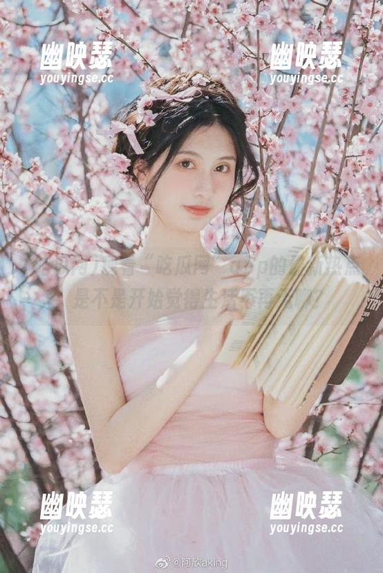 观看“吃瓜网”app的最新热点，是不是开始觉得生活不再无聊？