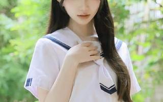 看了一小时的“国内吃瓜”链接，果然每个人都有属于自己的网红频率，哈哈！