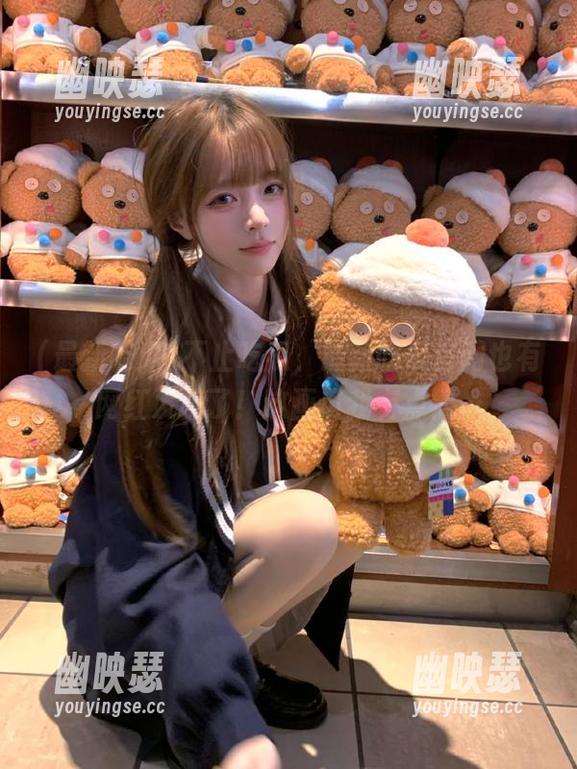 不止吃瓜，最新吃瓜官网也有网红发糖了！这画风我有点懵…