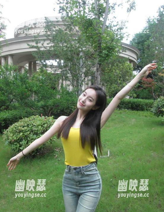 来“网曝吃瓜”分享你身边的八卦，脑洞开到飞起的那种！