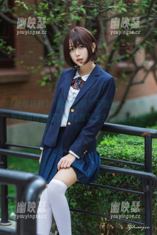 黑哥扒料 “黑哥扒料”下载后,竟发现我的前任出现在热门推荐里?这太扯了吧!