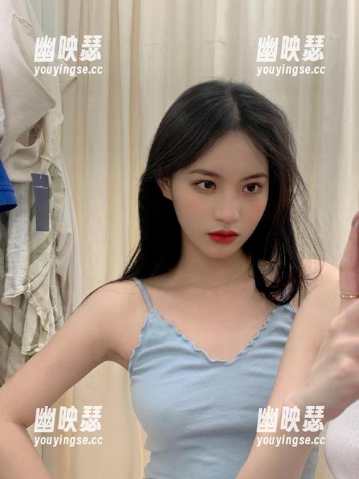 进入黑料吃瓜的入口，像是走进了一个丰富多彩的乌龙世界，每个人都在表演，不断翻转卷。