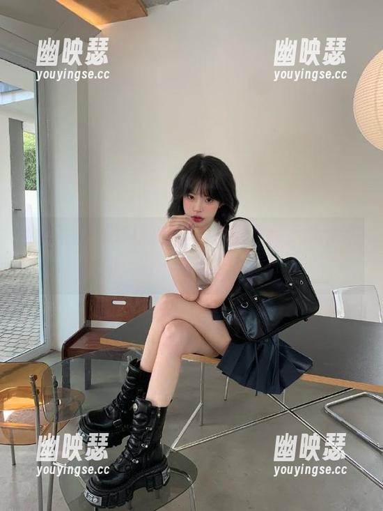 黑料网官网，你的在线八卦发源地，我每次都在刷新！